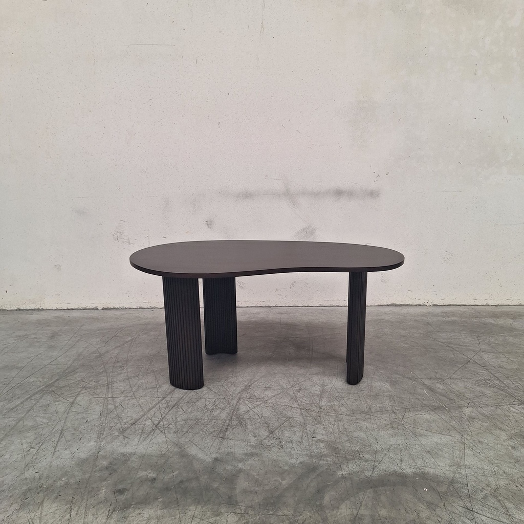 Boomerang desk