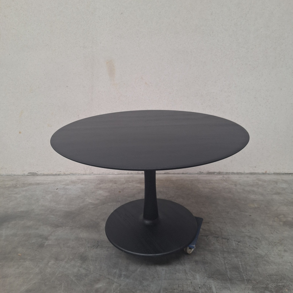Torsion dining table