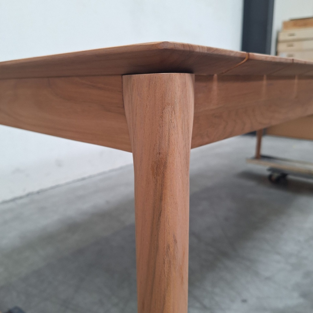 Bok outdoor dining table