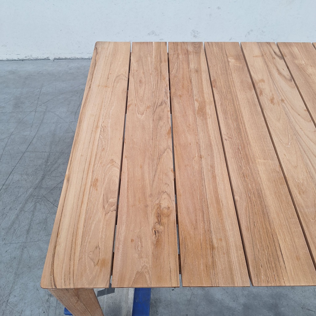Bok outdoor dining table
