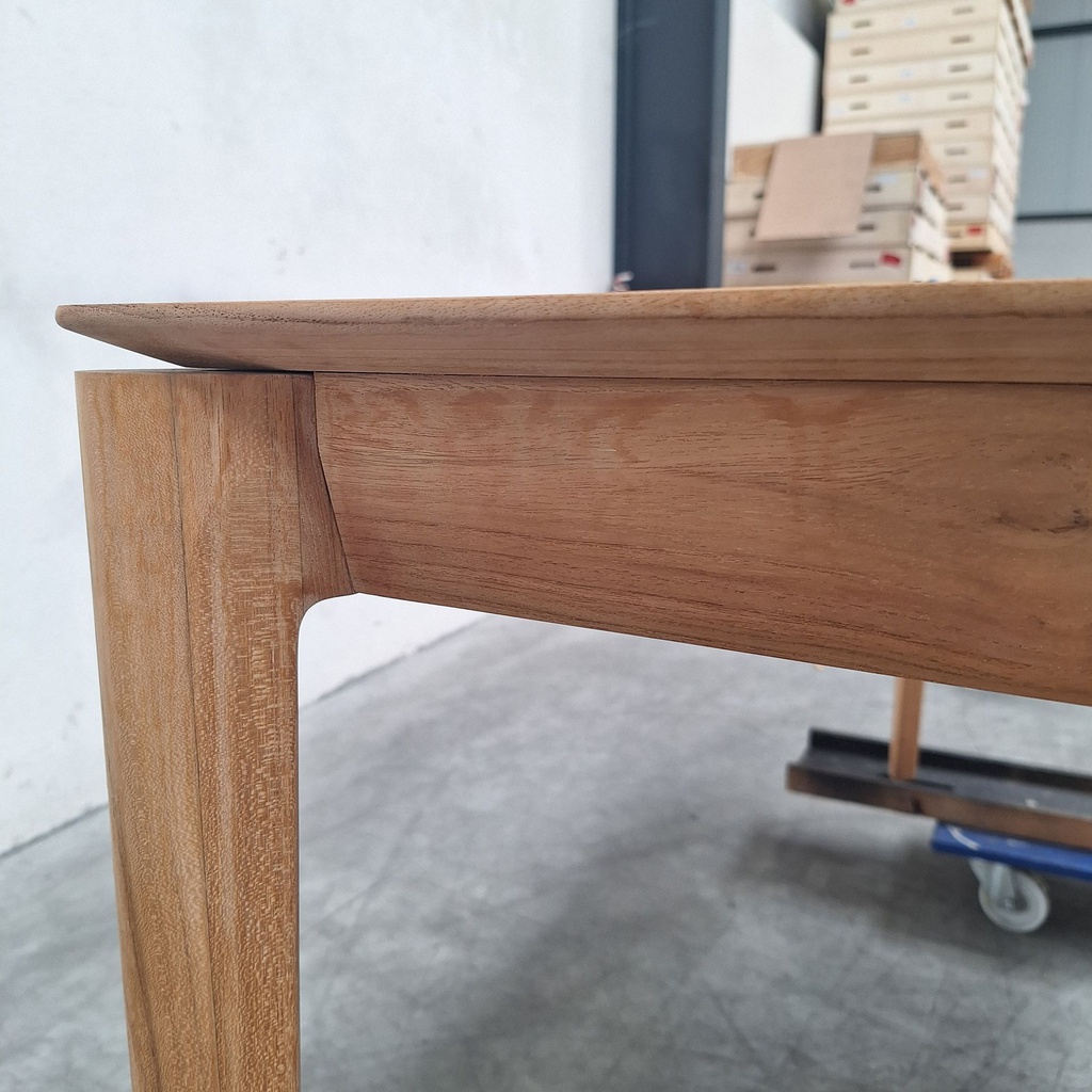 Bok outdoor dining table