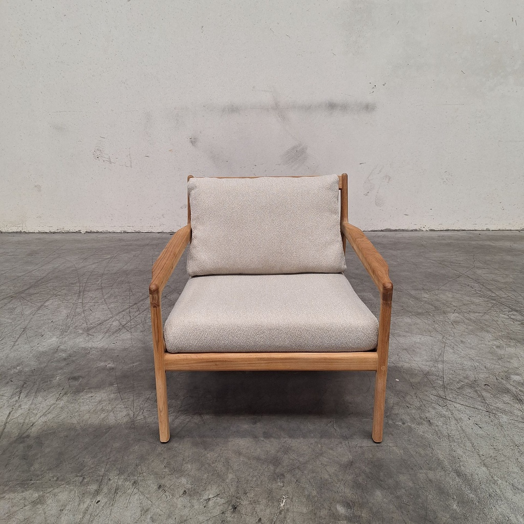 Jack outdoor lounge chair with cushion