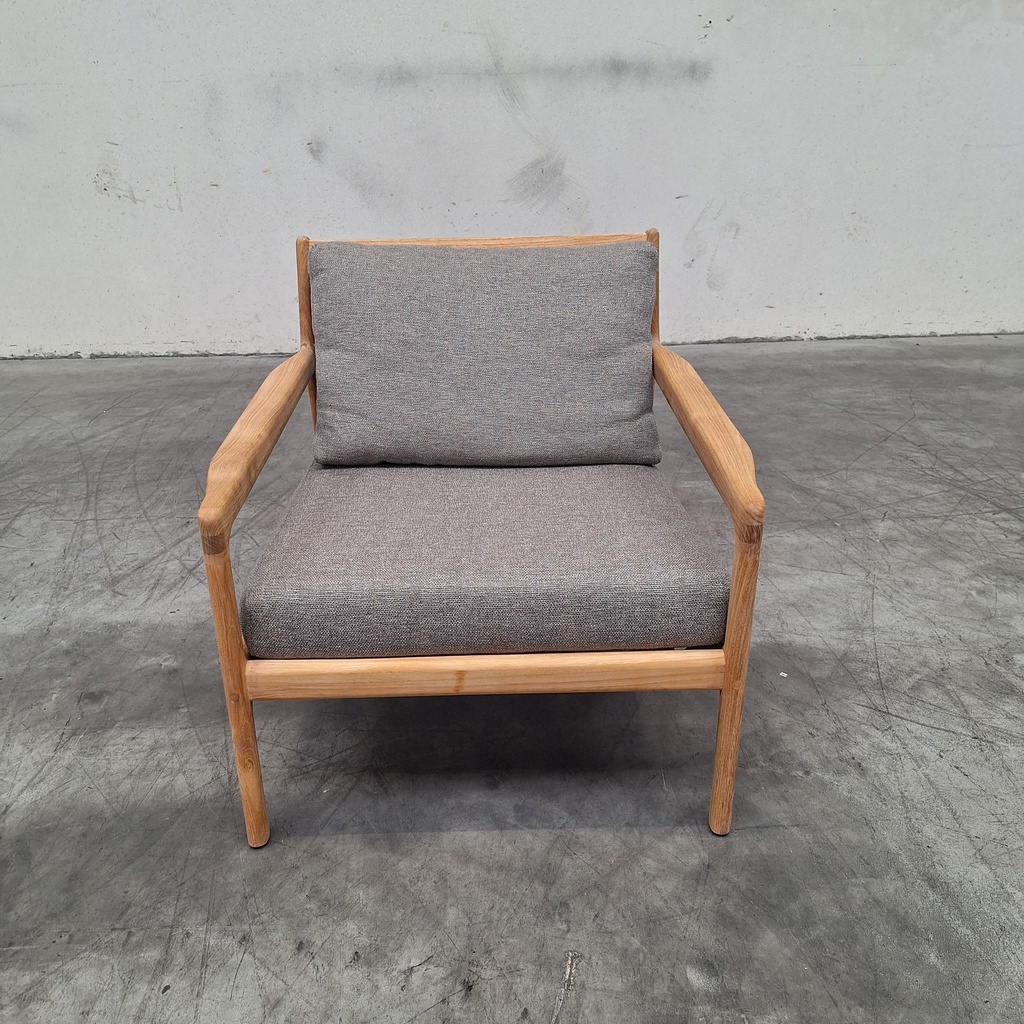 Jack outdoor lounge chair with cushion