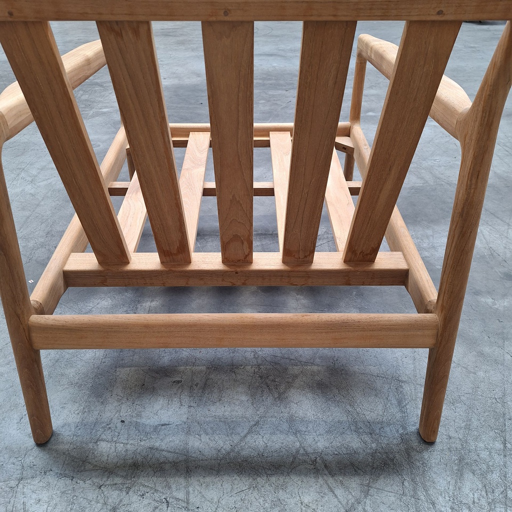 Jack outdoor lounge chair with cushion