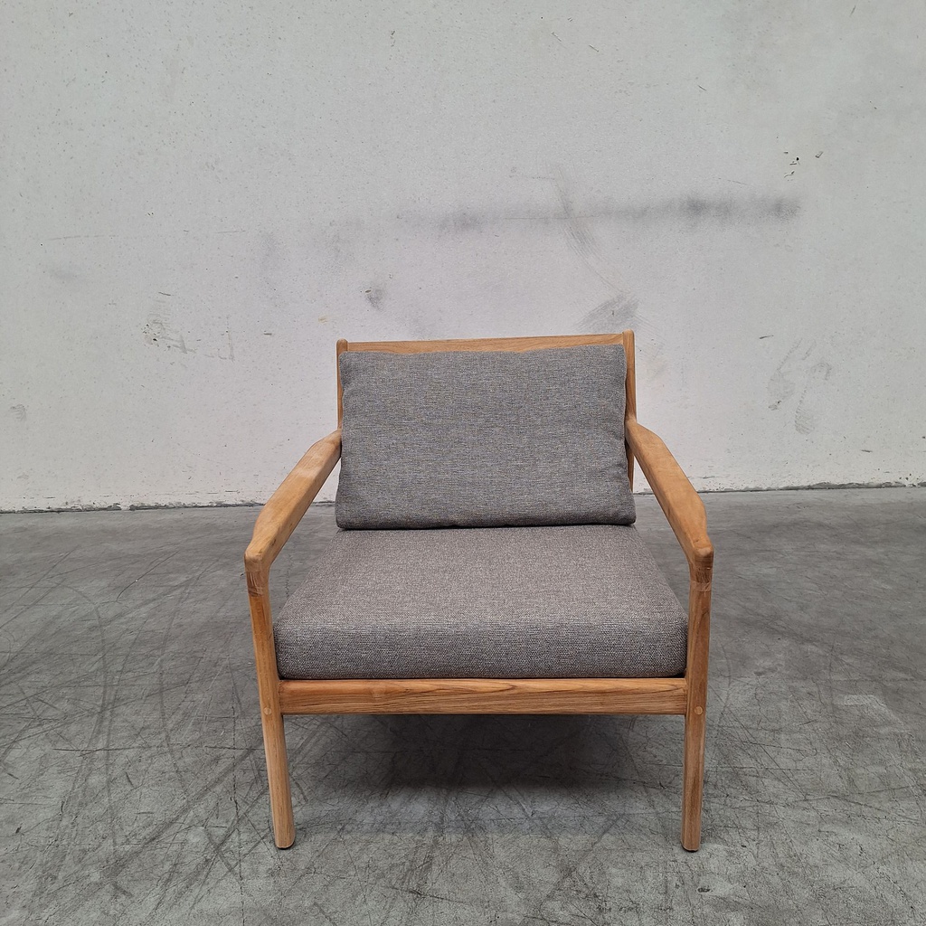 Jack outdoor lounge chair with cushion