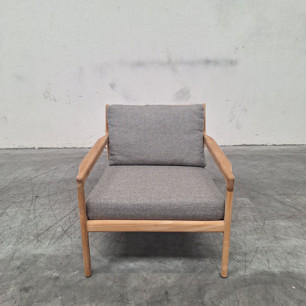 Jack outdoor lounge chair with cushion