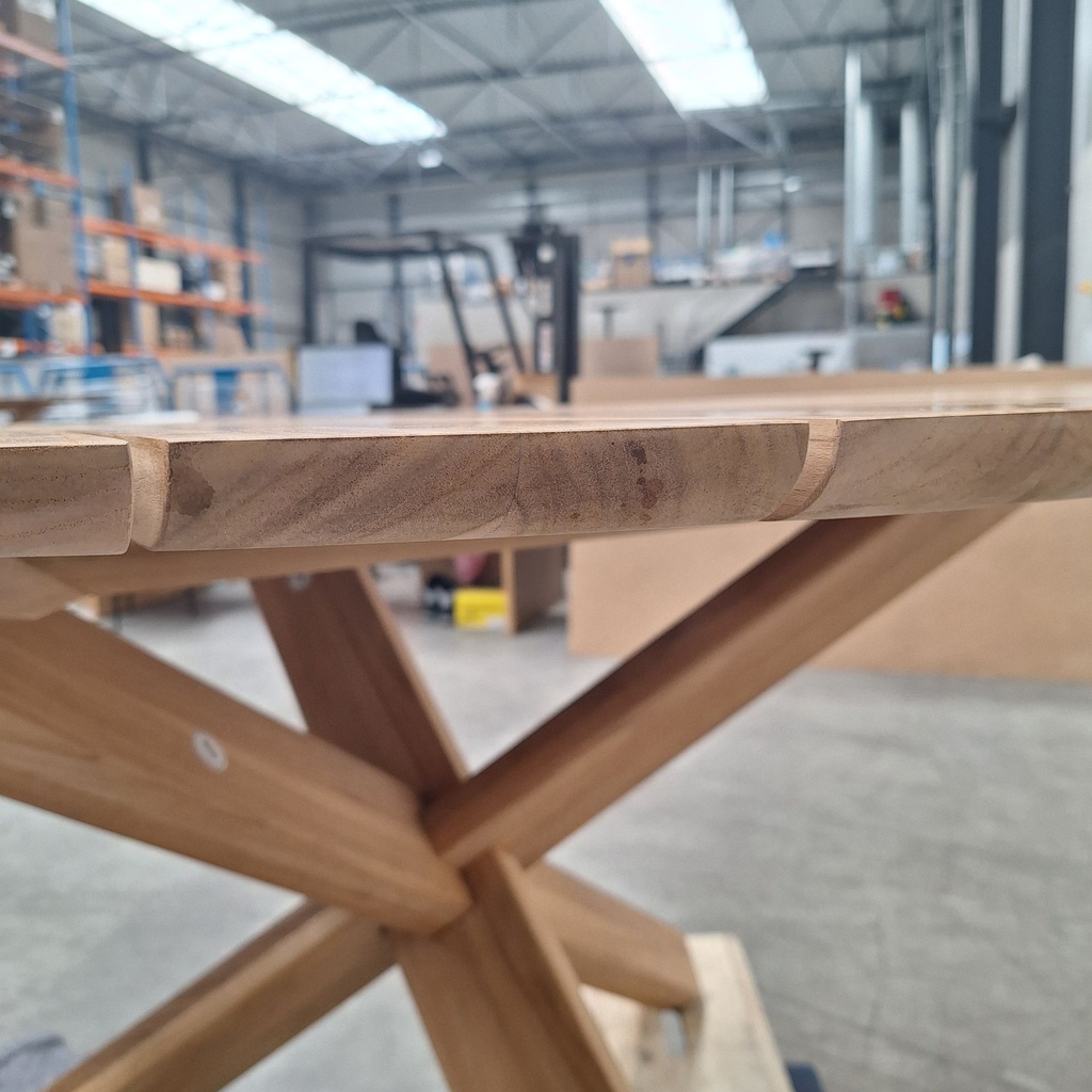 Circle outdoor dining table