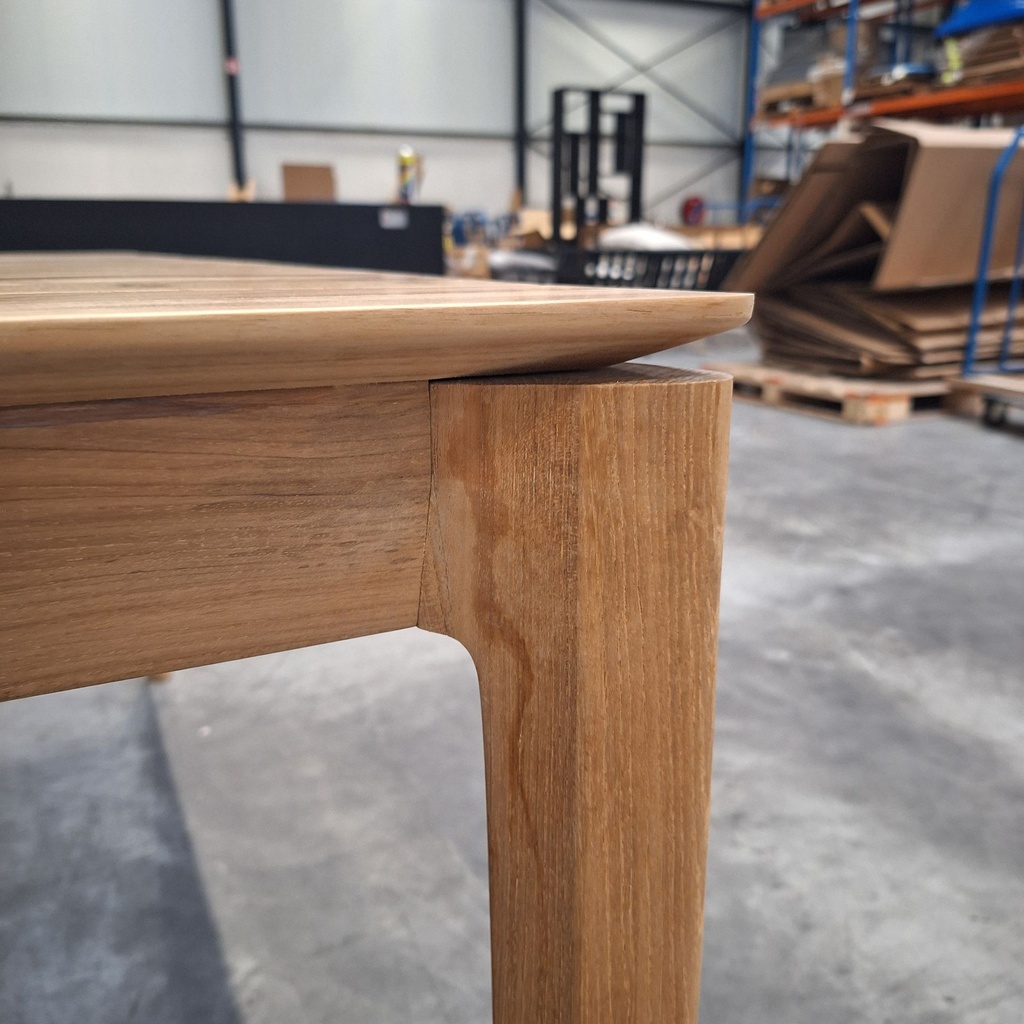 Bok outdoor dining table