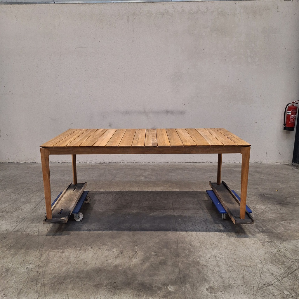 Bok outdoor dining table