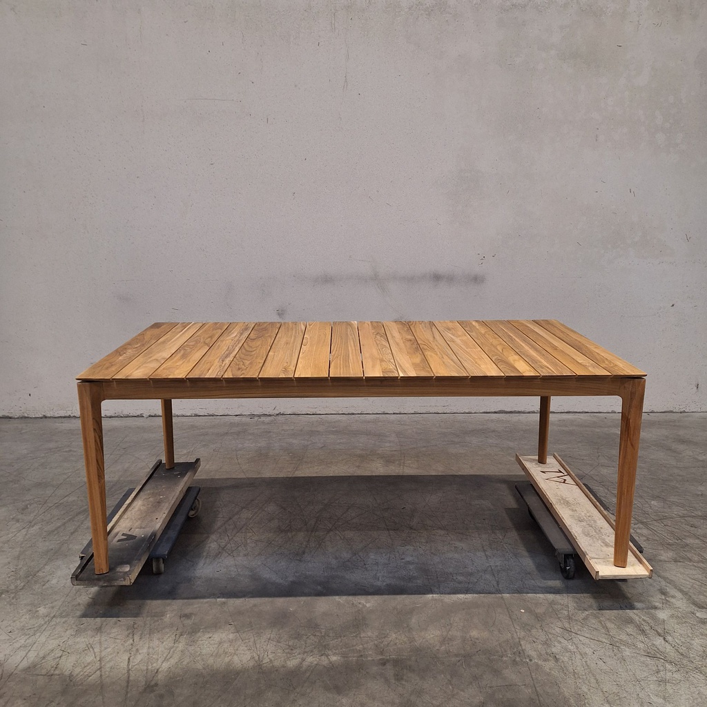 Bok outdoor dining table
