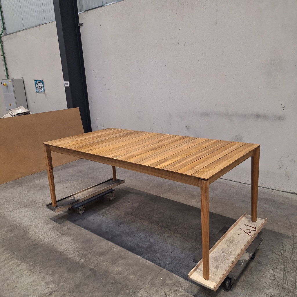 Bok outdoor dining table