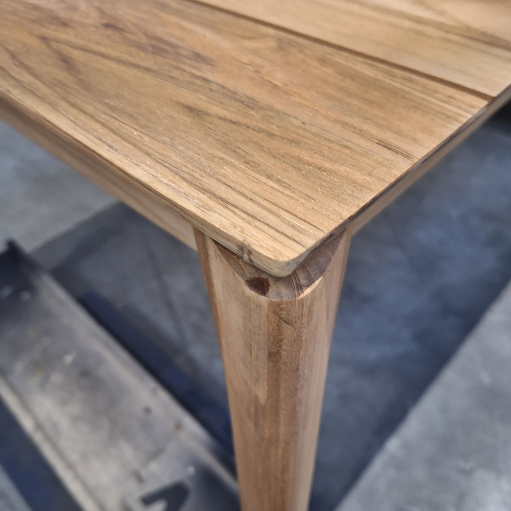 Bok outdoor dining table