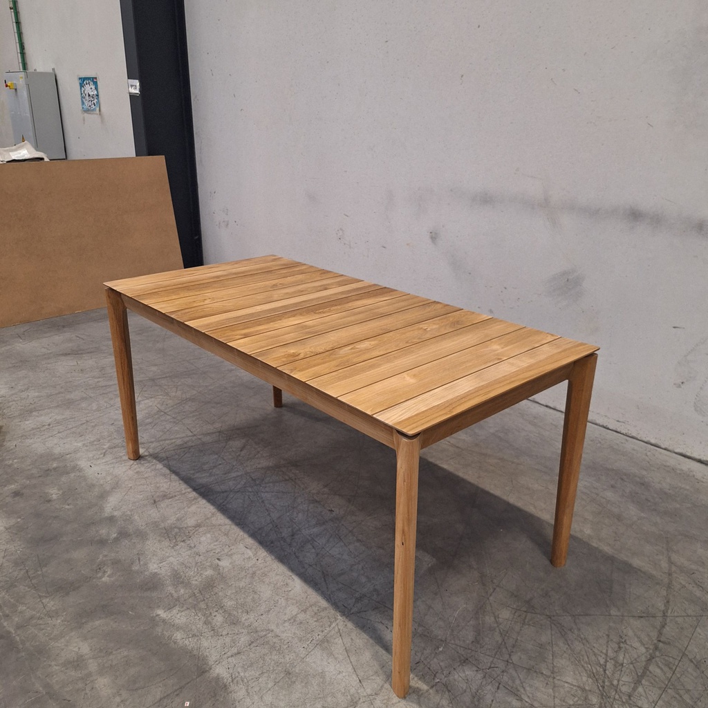 Bok outdoor dining table