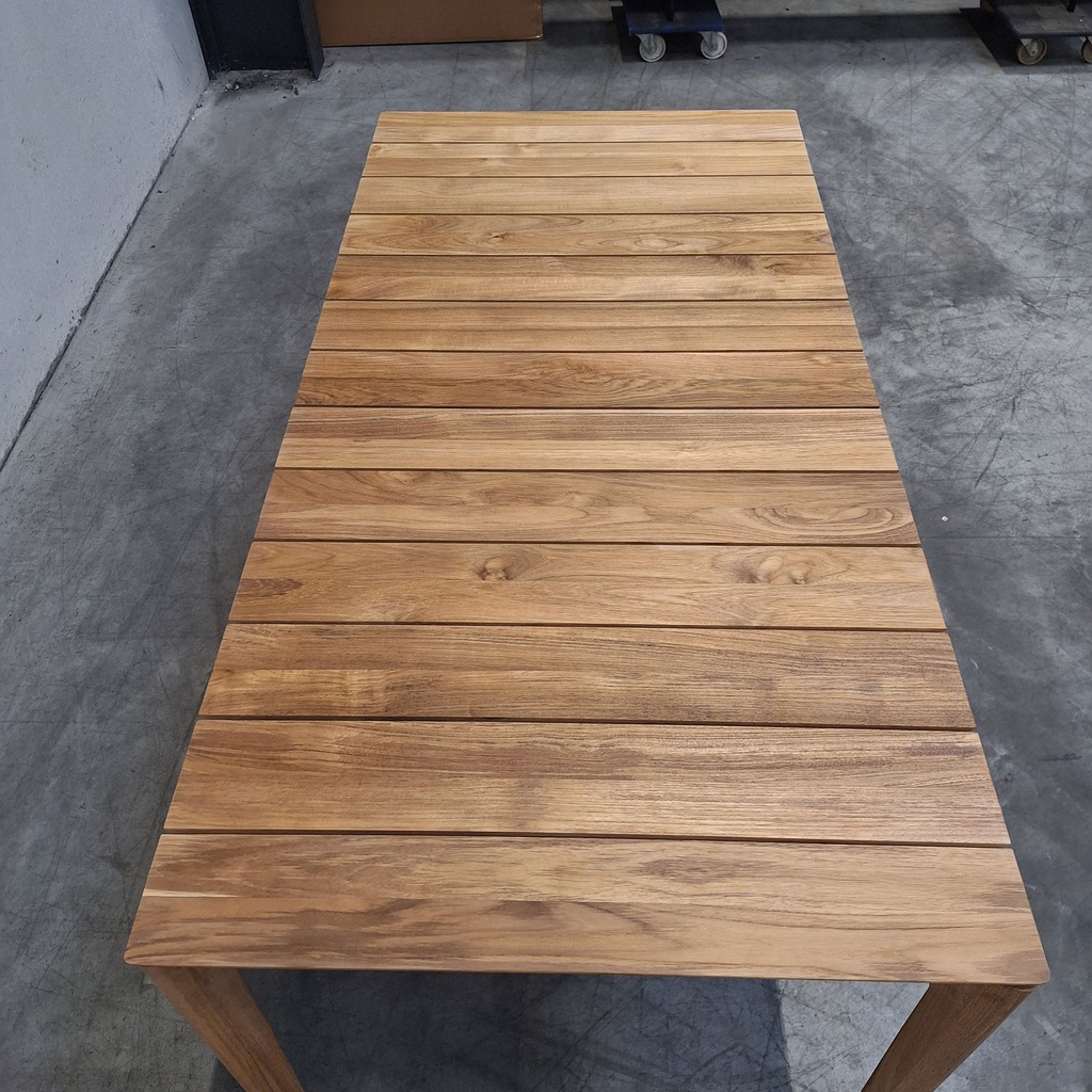 Bok outdoor dining table