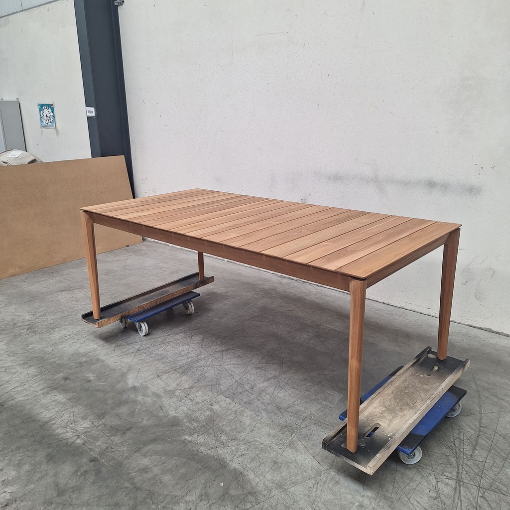 Bok outdoor dining table