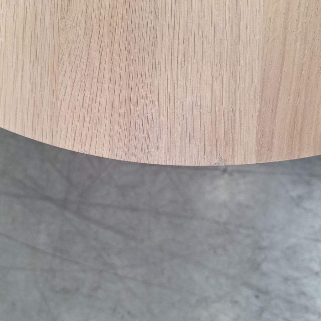 Mikado meeting table