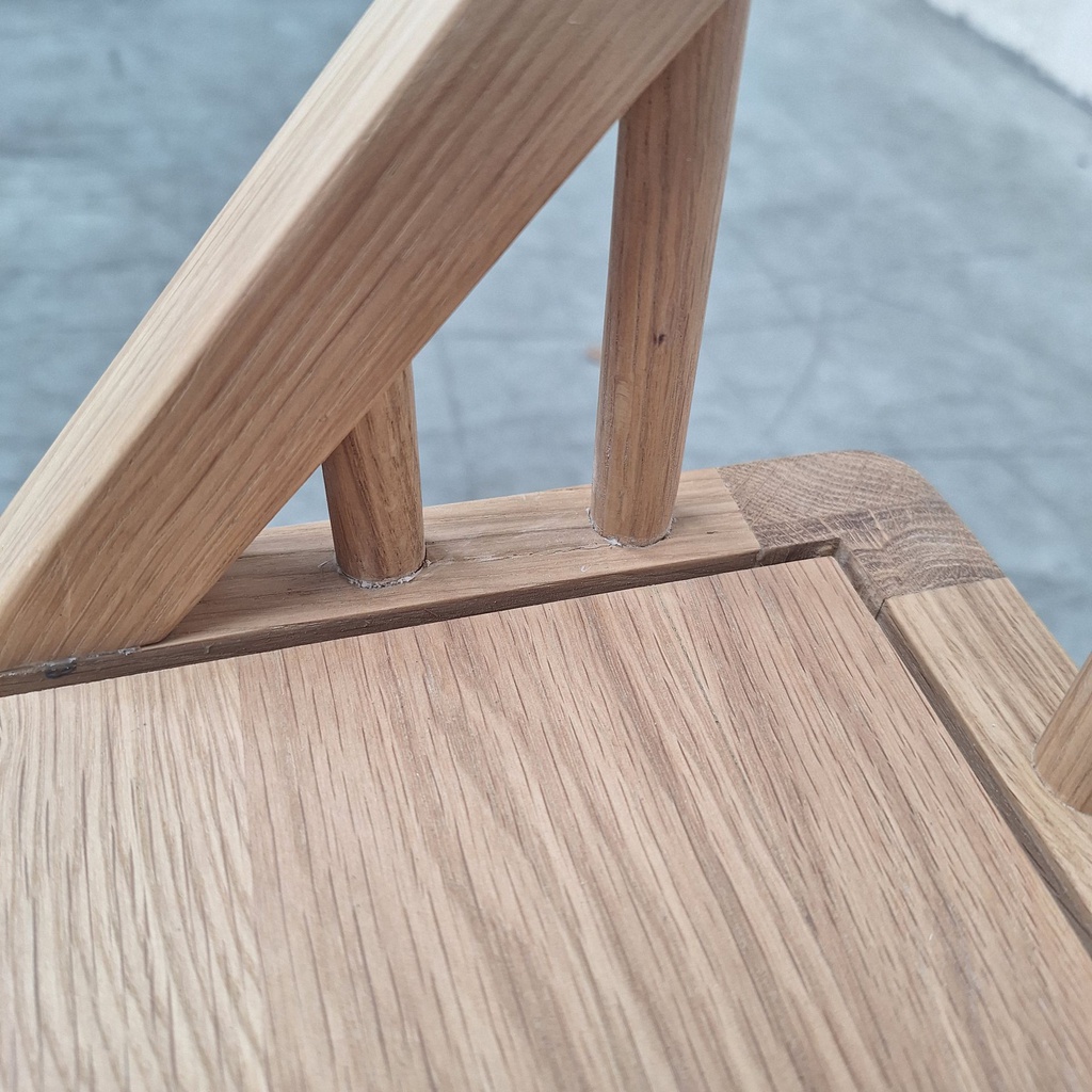Spindle bench