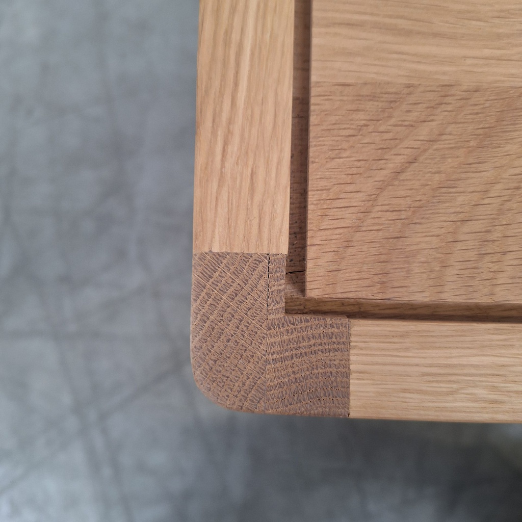 Spindle bench