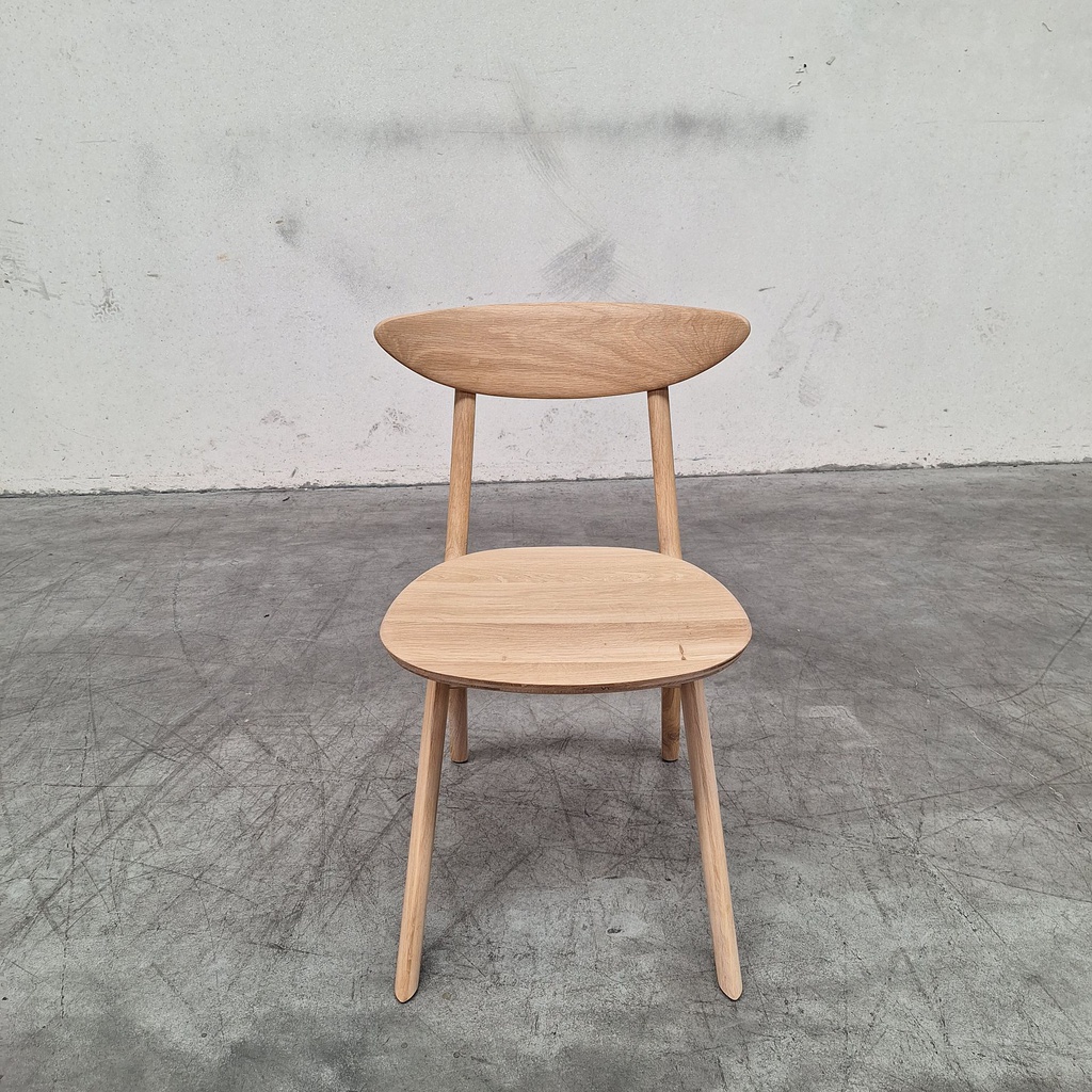 Eye dining chair