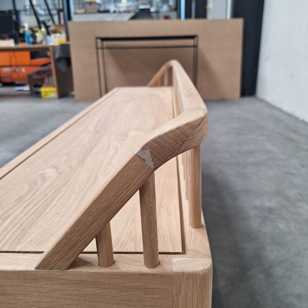 Spindle bench