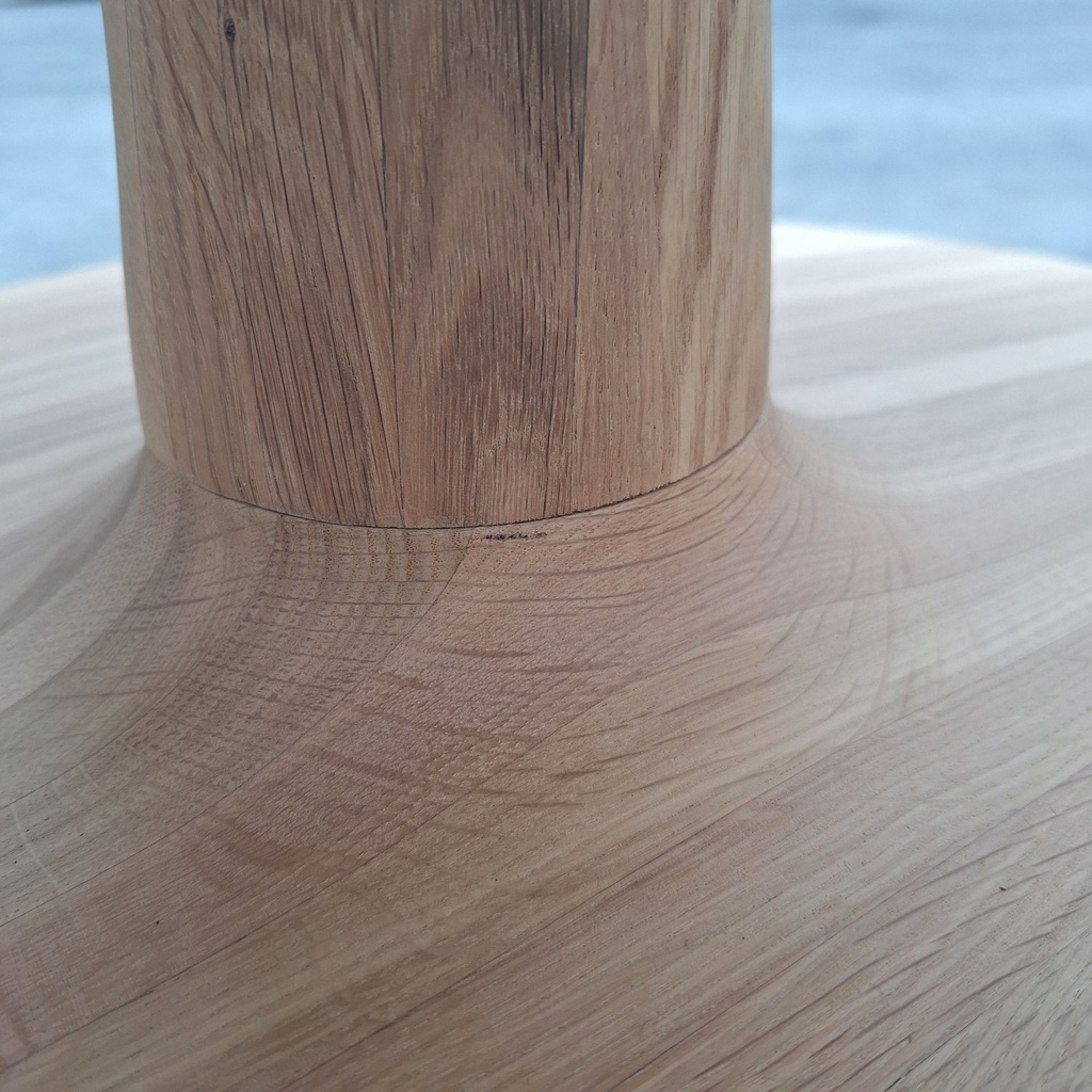 Torsion dining table