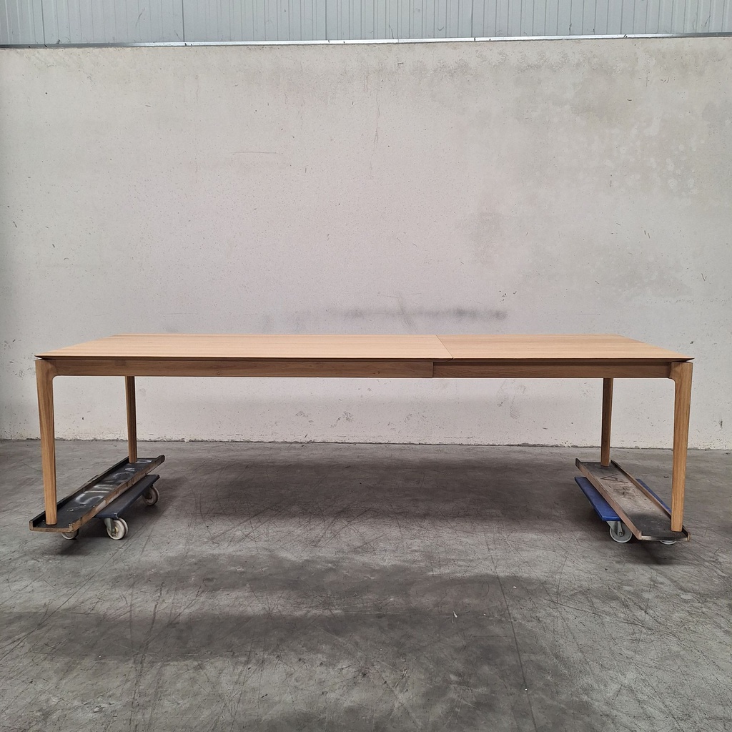Bok extendable dining table
