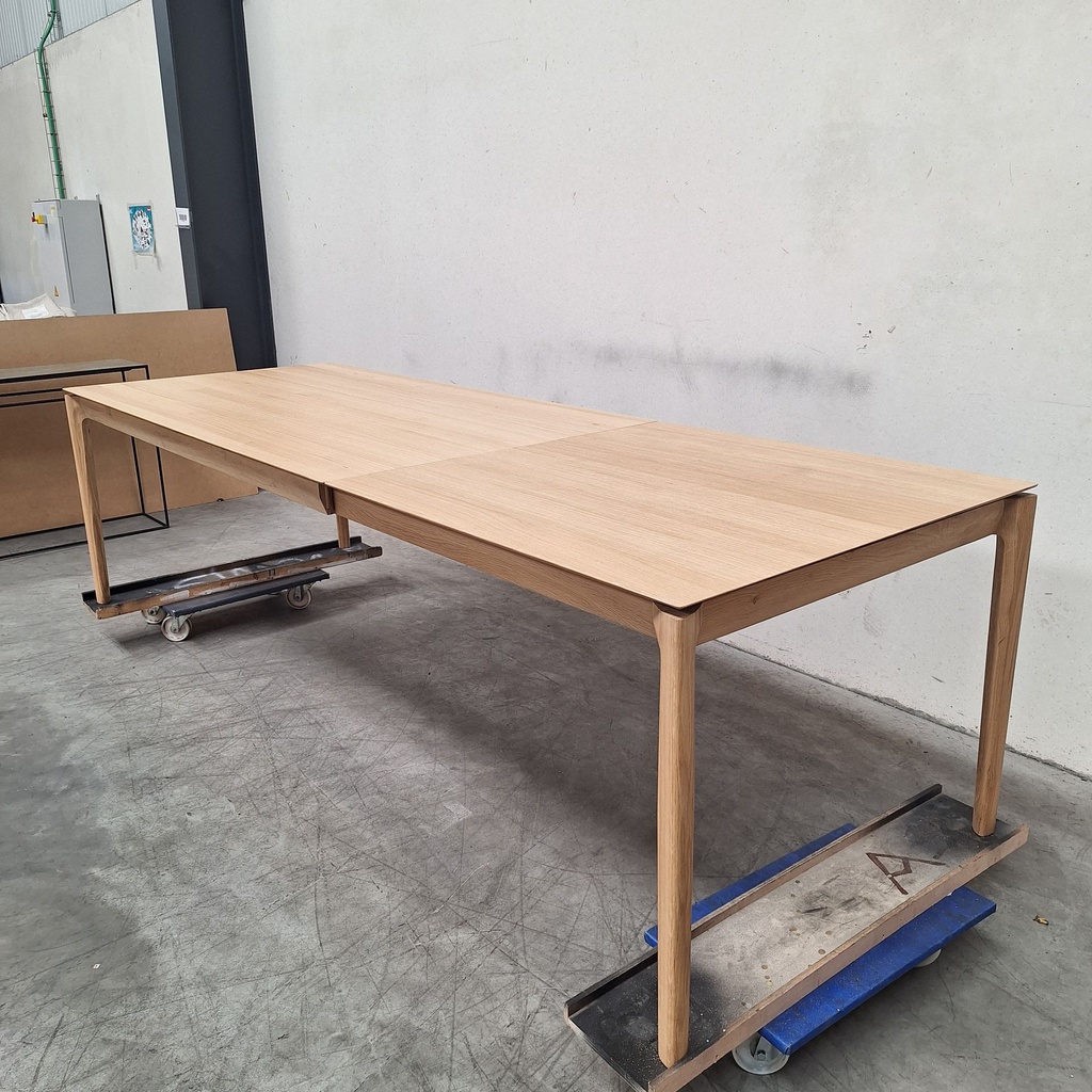 Bok extendable dining table