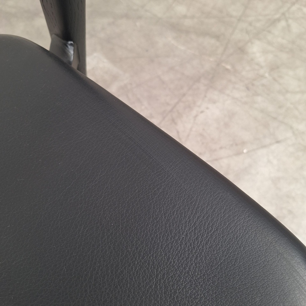 Bok dining chair
