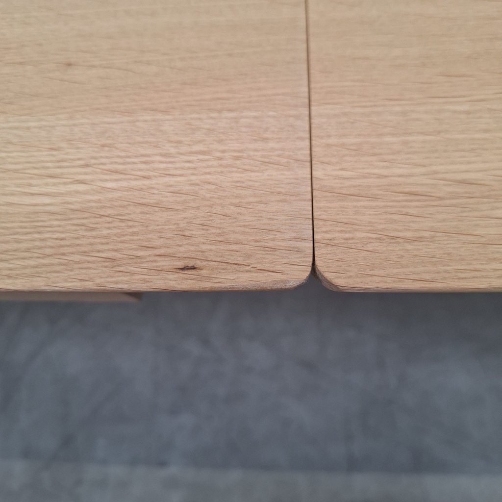 Bok extendable dining table