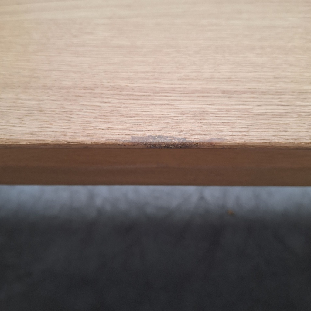 Bok extendable dining table