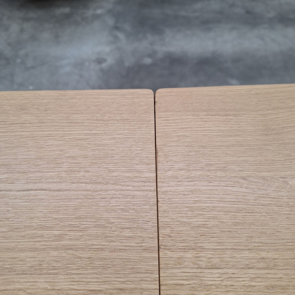 Bok extendable dining table