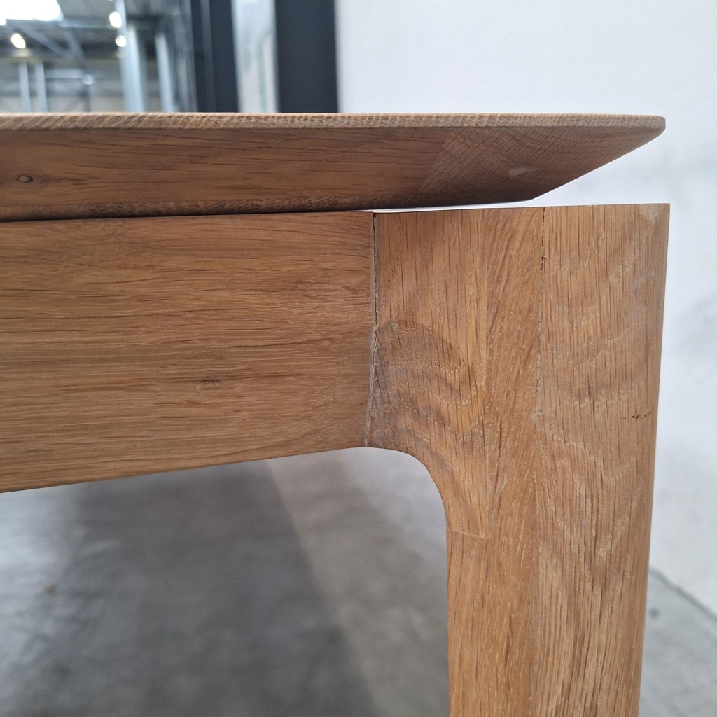 Bok extendable dining table