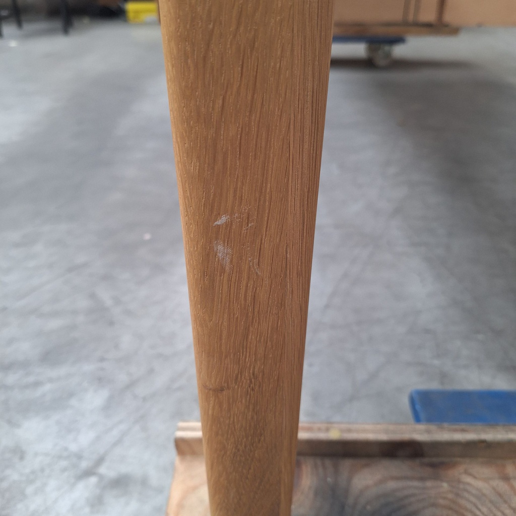 Bok extendable dining table