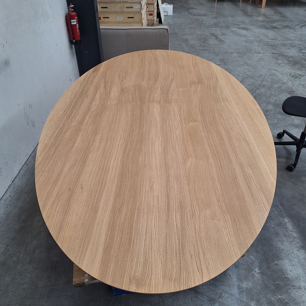 Mikado dining table