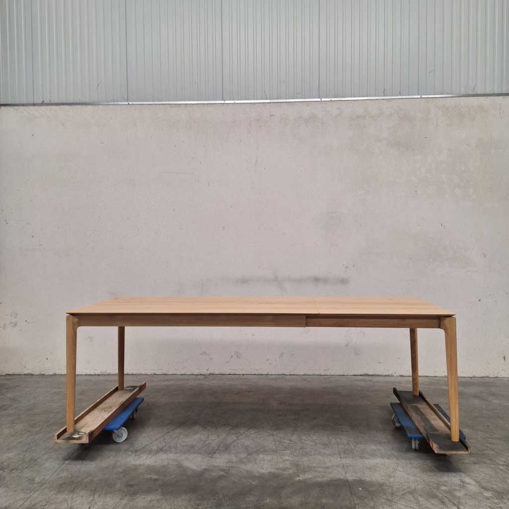 Bok extendable dining table