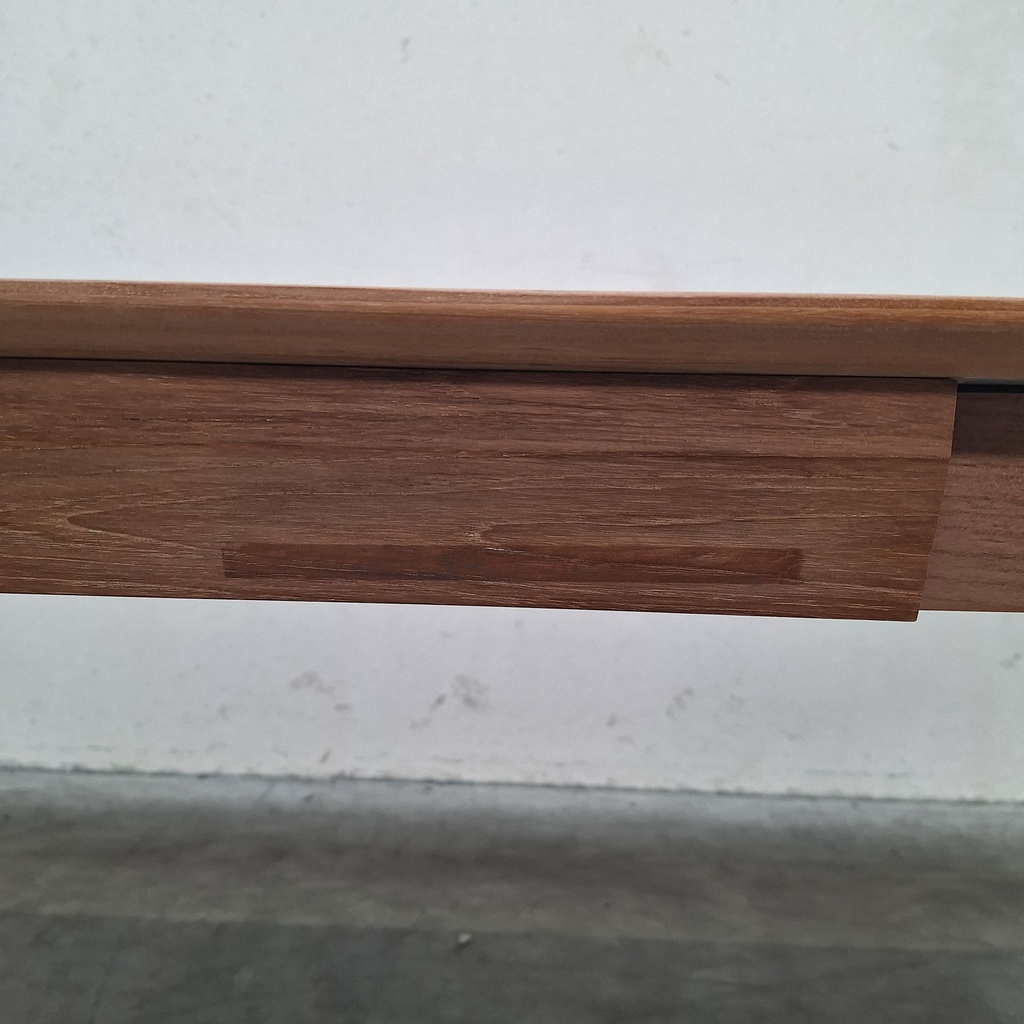 Bok extendable dining table