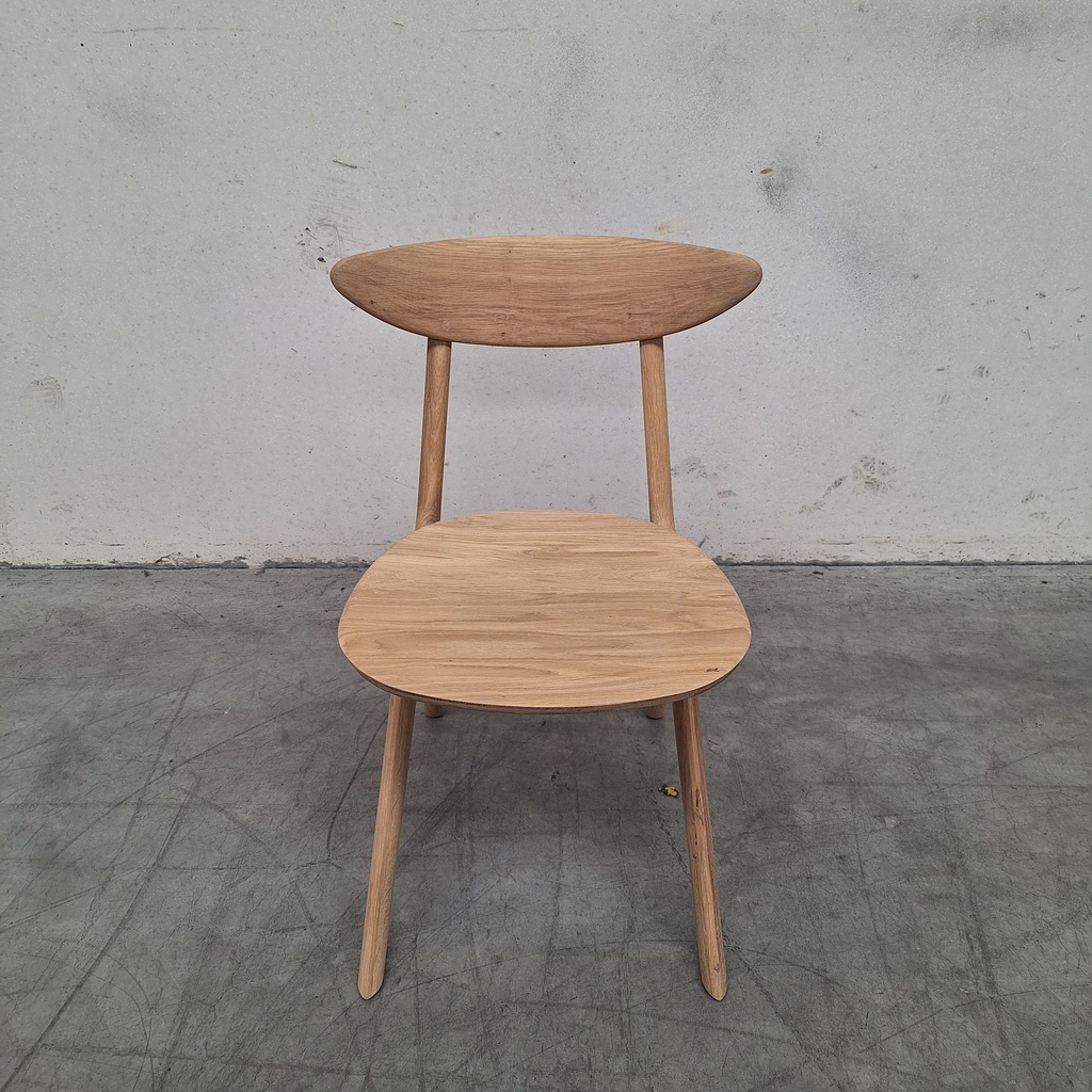 Eye dining chair