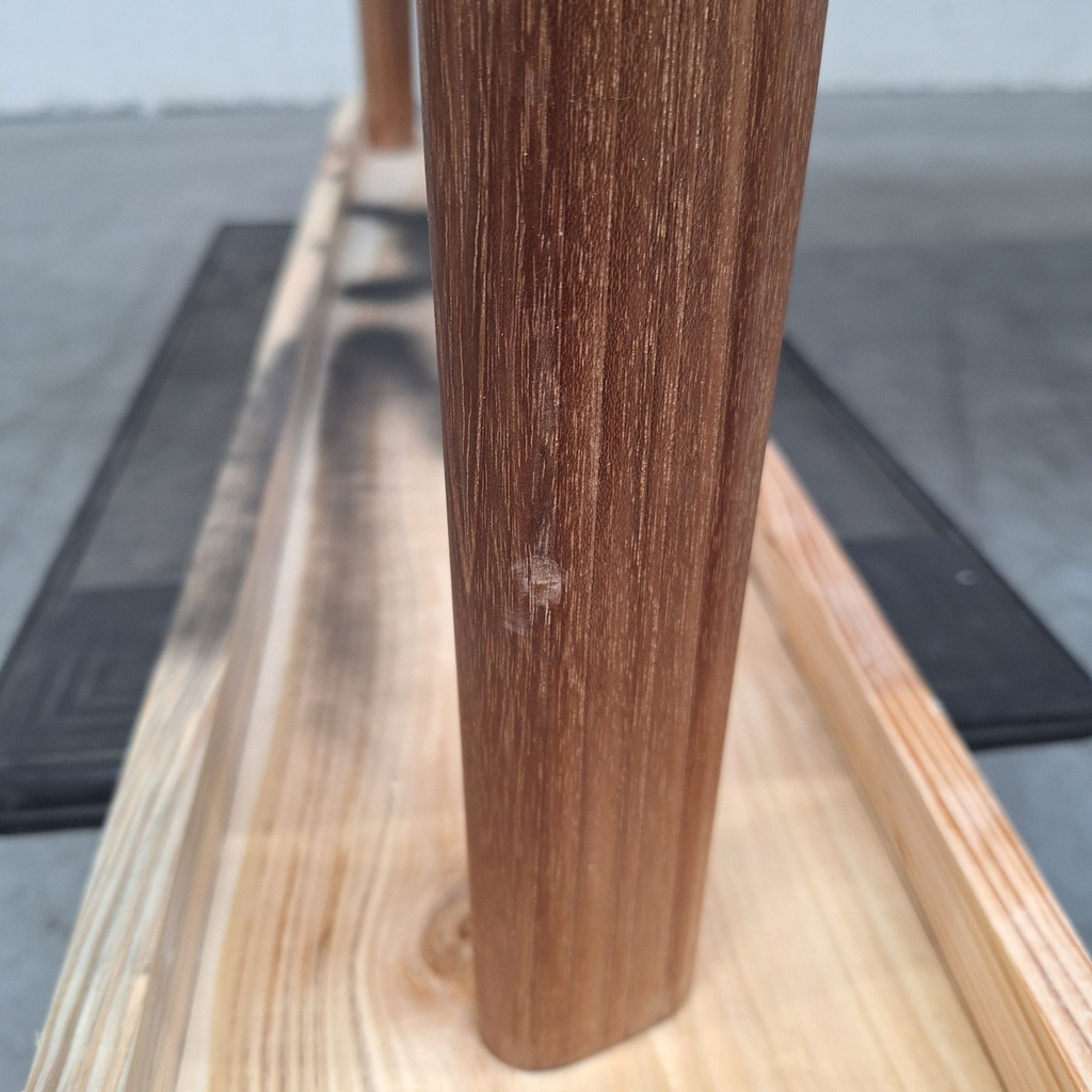 Bok extendable dining table