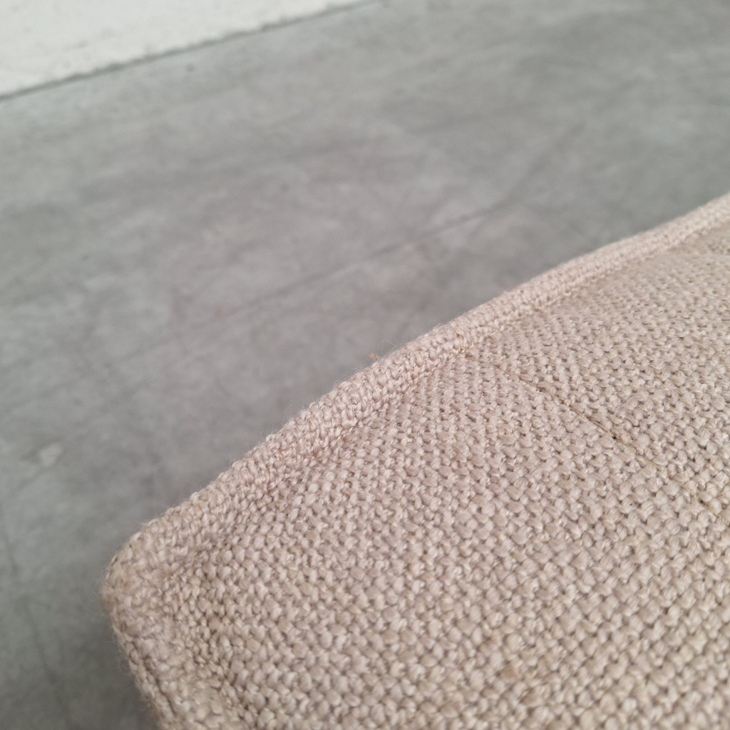 N701 footstool