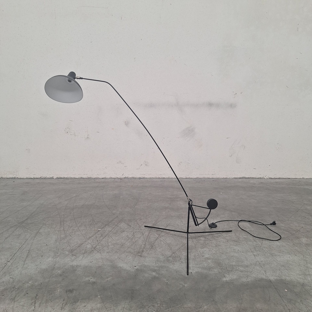 Mantis BS1 floor lamp by DCW
