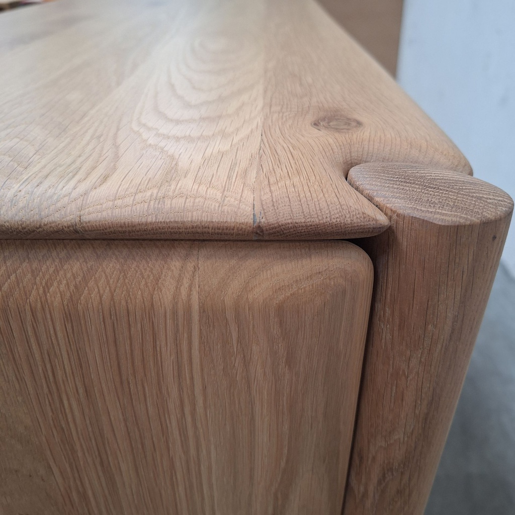 PI sideboard