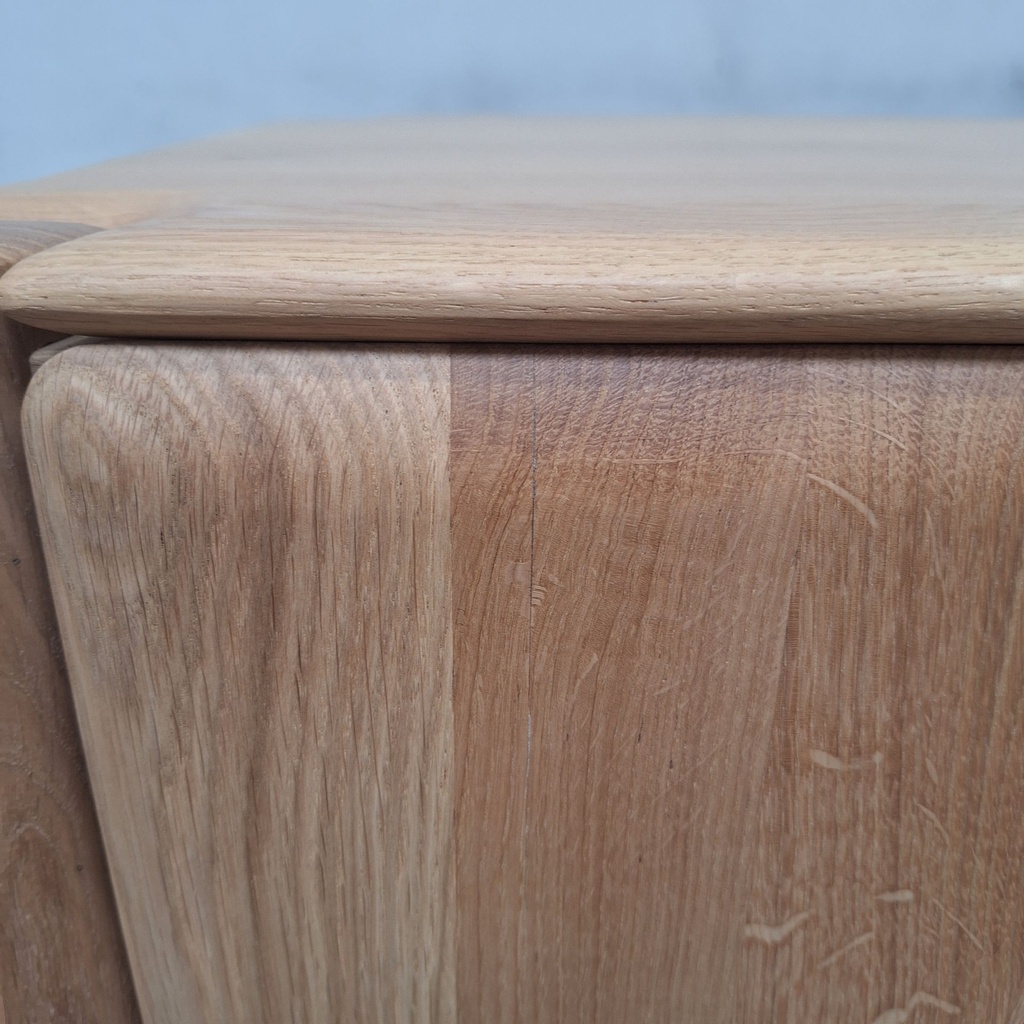 PI sideboard