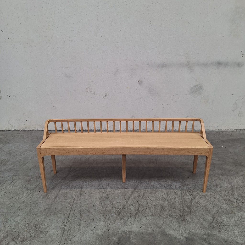 Spindle bench