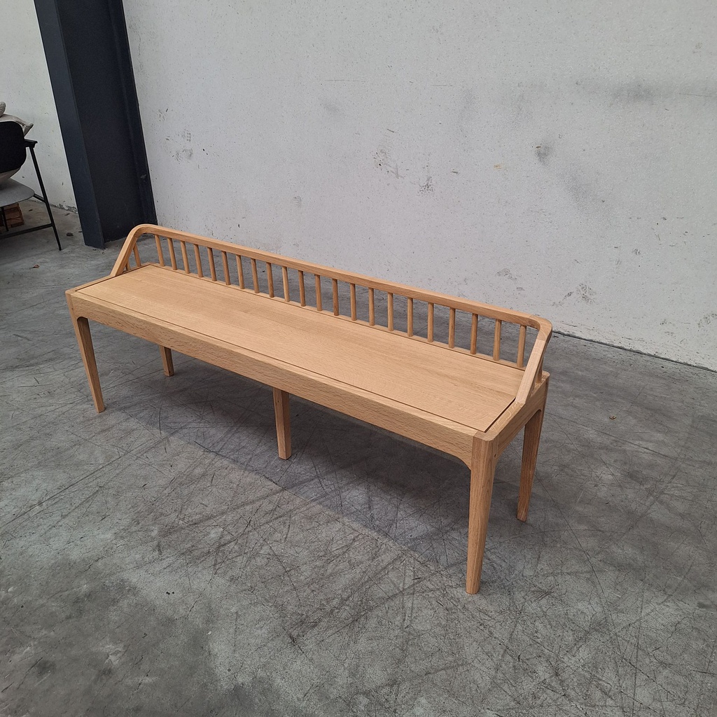 Spindle bench