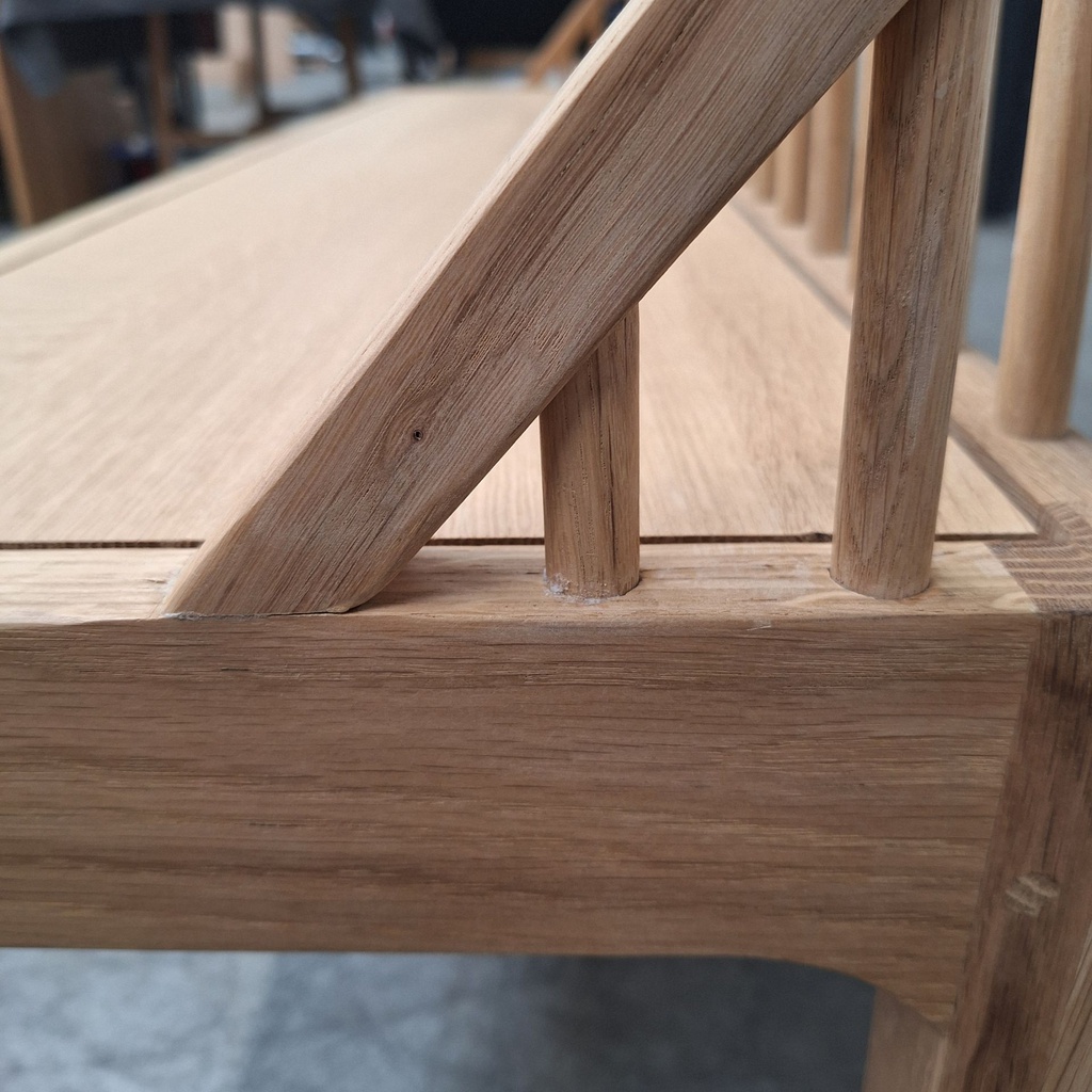 Spindle bench