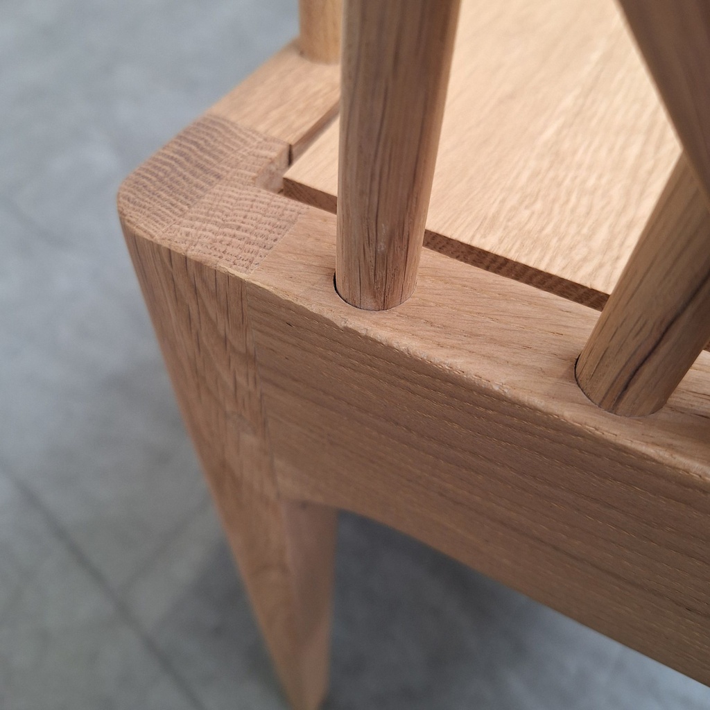 Spindle bench