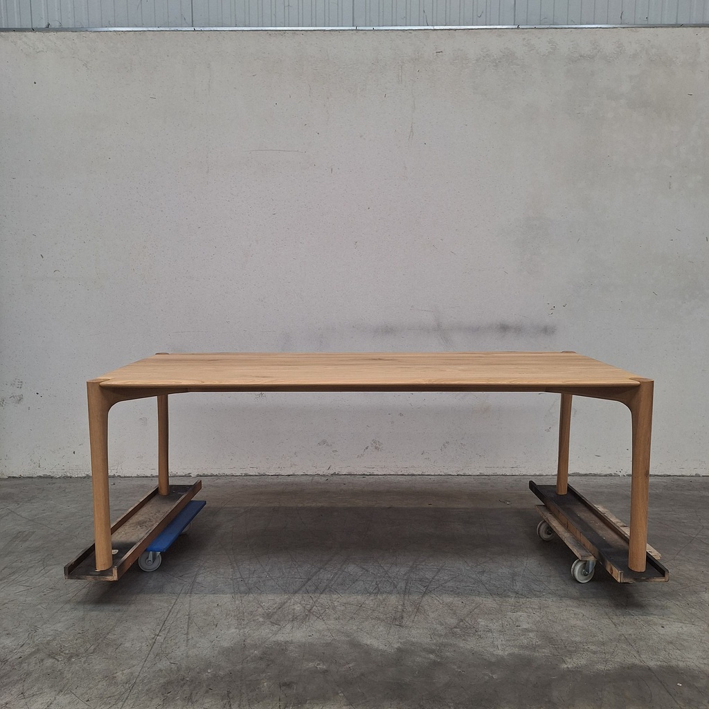PI dining table 