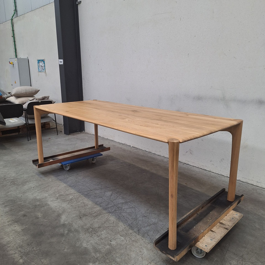 PI dining table 