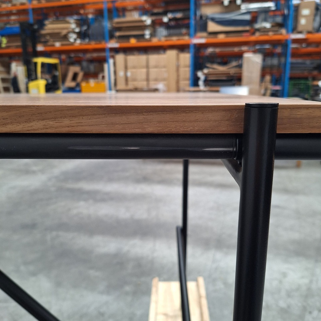 Oscar desk with cable management