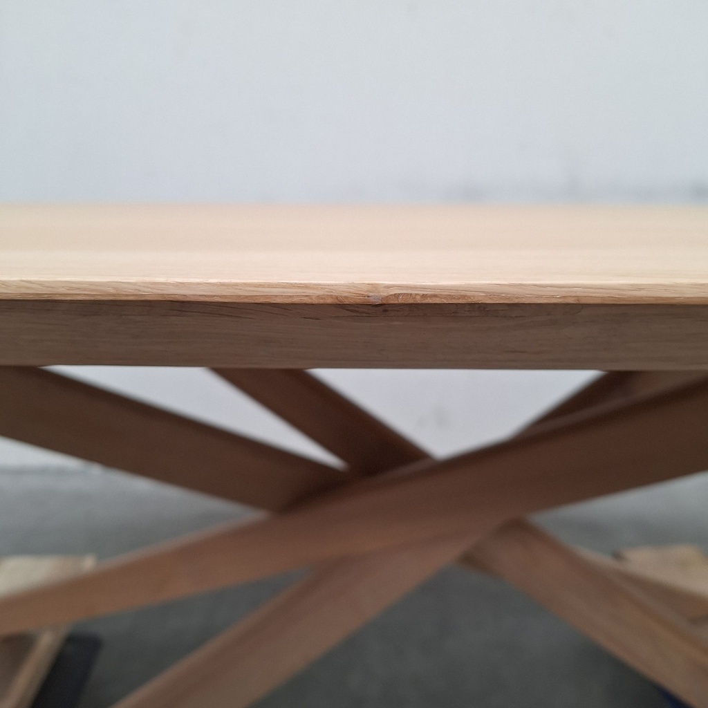 Mikado dining table